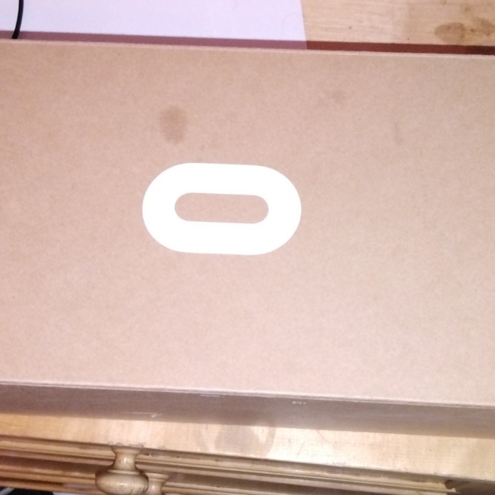 A vr Oculus. It's 5 months old stopped using it around 2-3 months